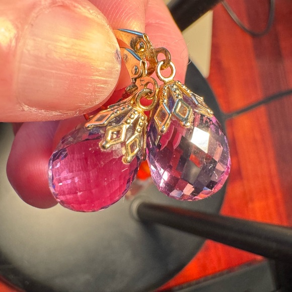 14KT YG Amethyst briolette earrings. - Picture 3 of 5